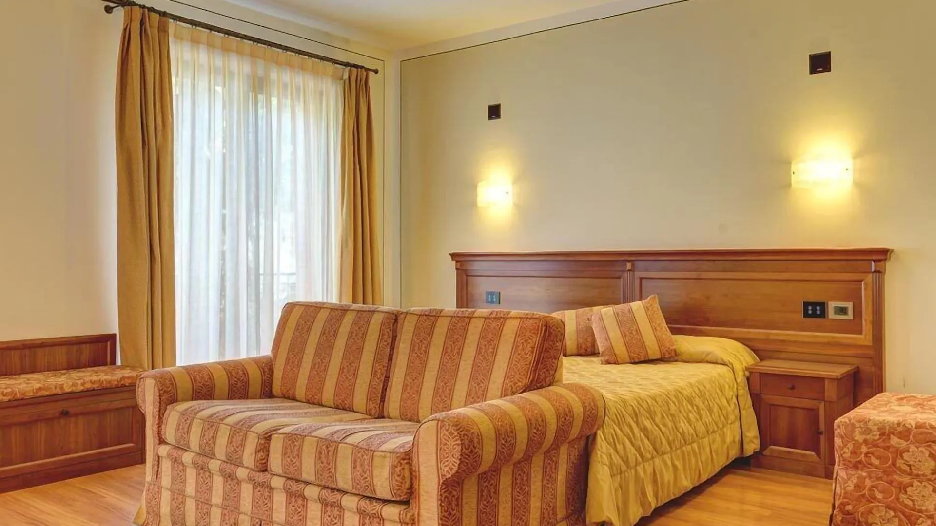 Hotel Panoramic Montepulciano Stazione 3*,
